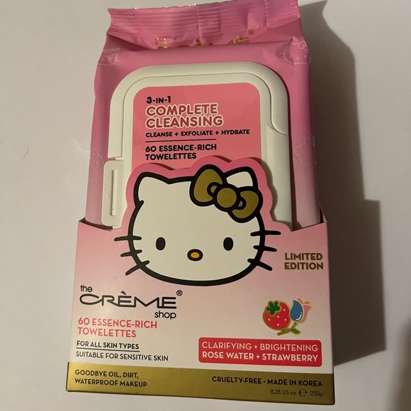 Hello Kitty Other - Hello Kitty Skincare Makeup Remover Towelettes - Pink and Gold